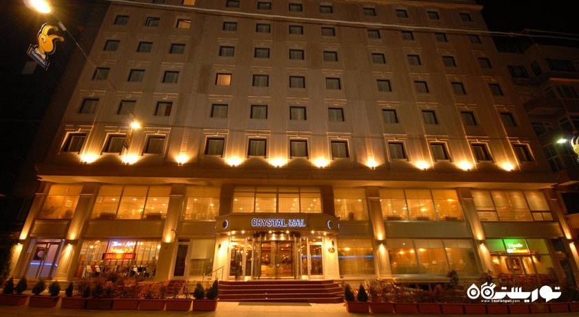 نمای شب هتل کریستال